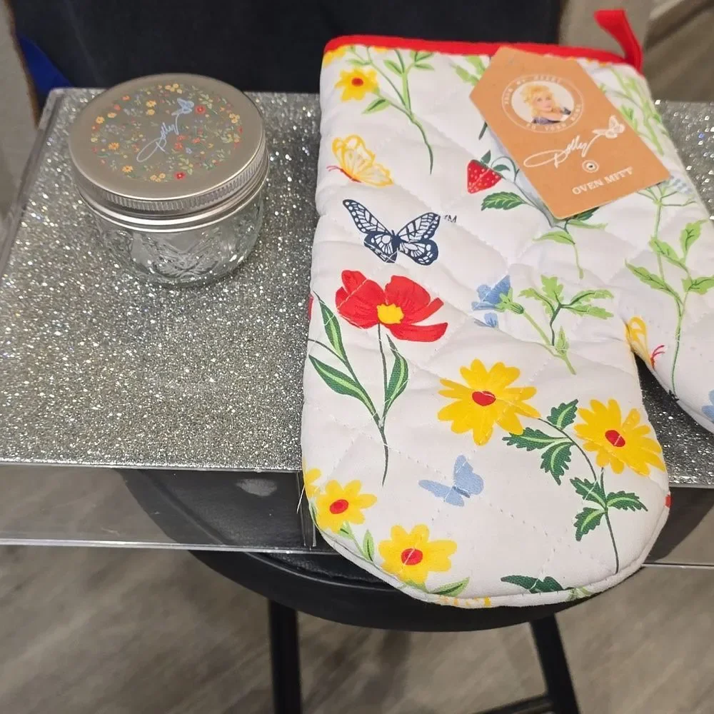 Dolly‎ Parton Floral Strawberries Oven Mitt & Glass Jar Set